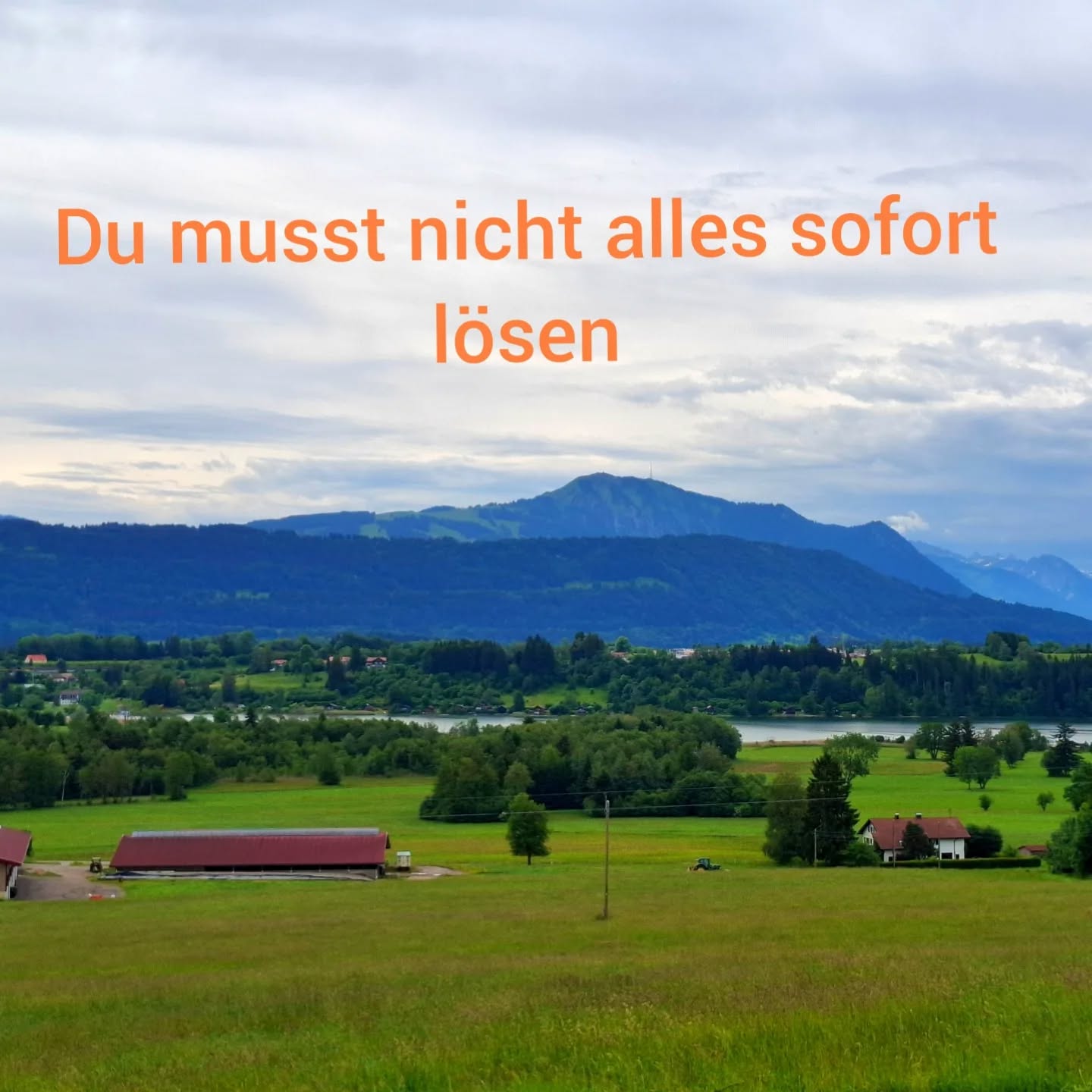 Nicht alles muss heute entschieden werden.

Nicht jede Unsicherheit braucht sofort eine Lösung.

Manchmal entsteht Klarheit nicht durch mehr Nachdenken, sondern durch etwas Abstand.

Ein Schritt nach dem anderen reicht oft völlig aus.

?

#bergreiz #