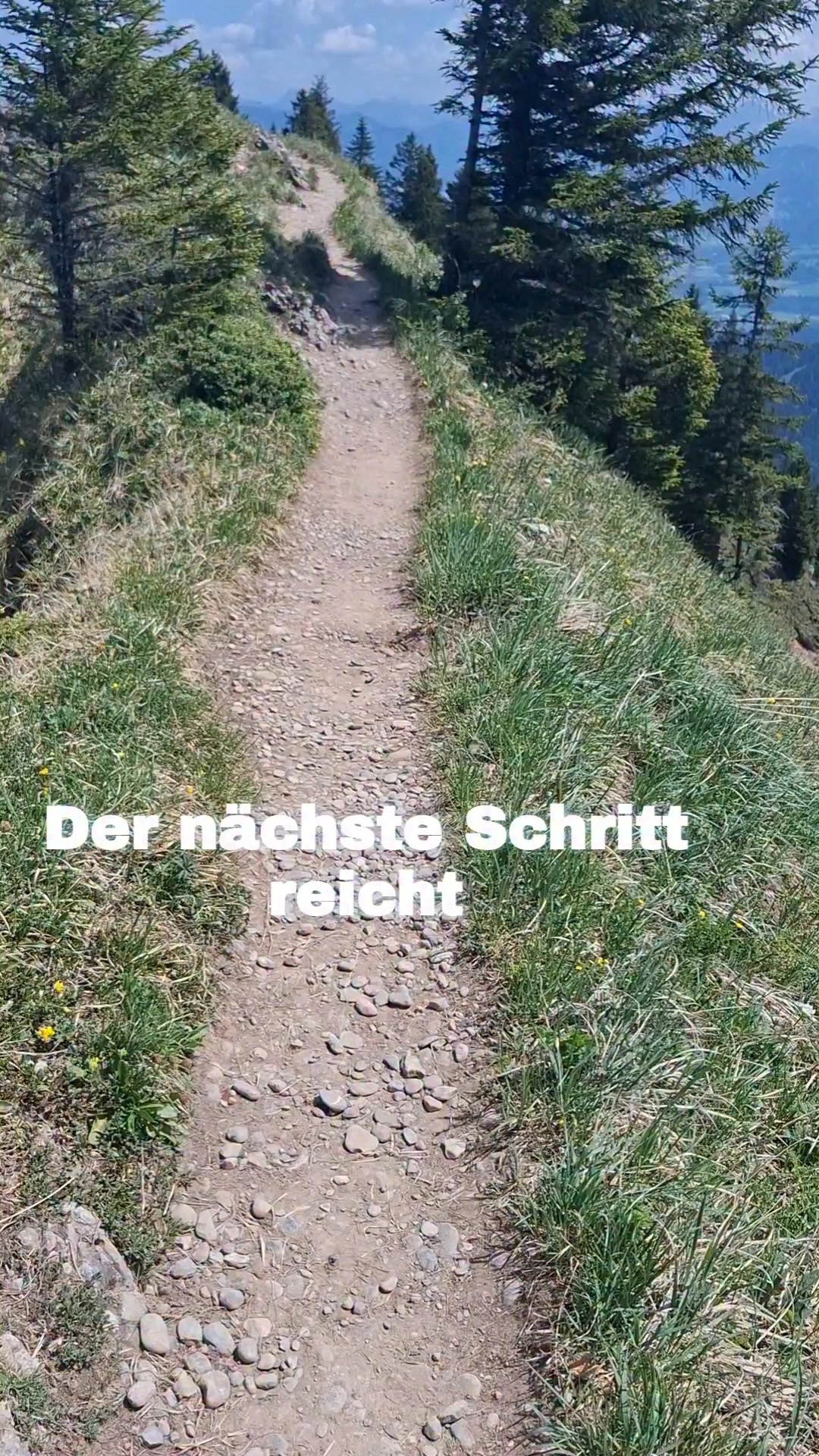 Manchmal wirkt der ganze Weg zu viel.

Dann hilft es, nicht auf alles zu schauen, was noch vor dir liegt.

Nur auf den nächsten Schritt.

?

#bergreiz #allgäu #durchatmen #achtsamkeit #mentalestärke #naturcoaching #psychotherapie