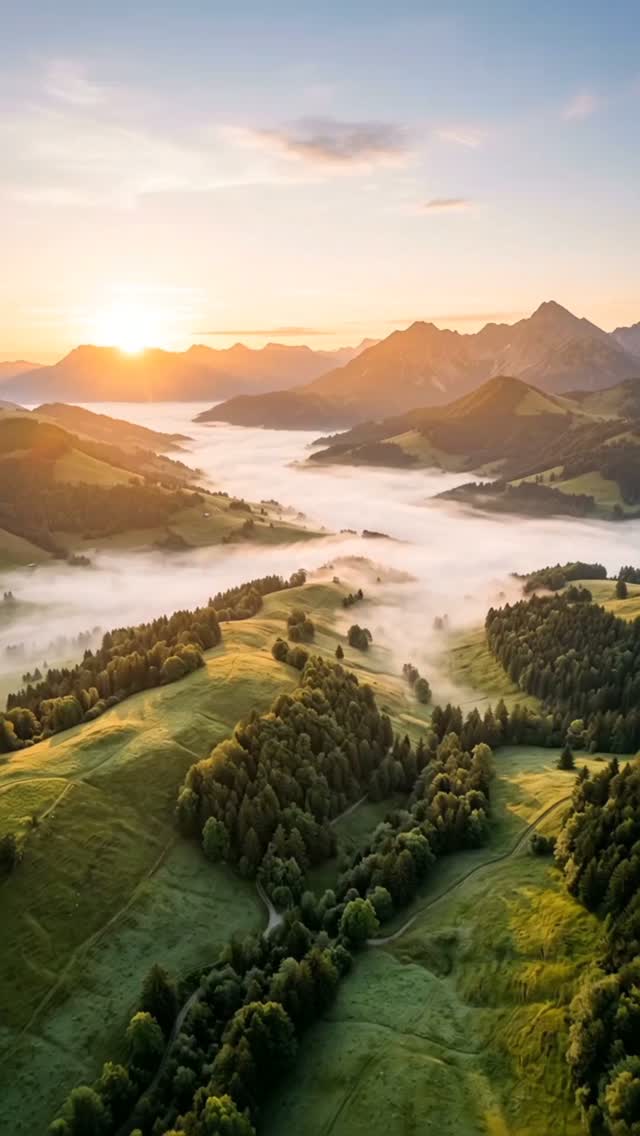 Zwischen Wäldern, Bergen und Momenten der Stille entsteht Raum für neue Perspektiven.

BERGREIZ verbindet Natur, Coaching, Psychotherapie, EMDR und Hypnose – nicht, um Antworten vorzugeben, sondern um Menschen auf ihrem eigenen Weg zu begleiten.

Wel