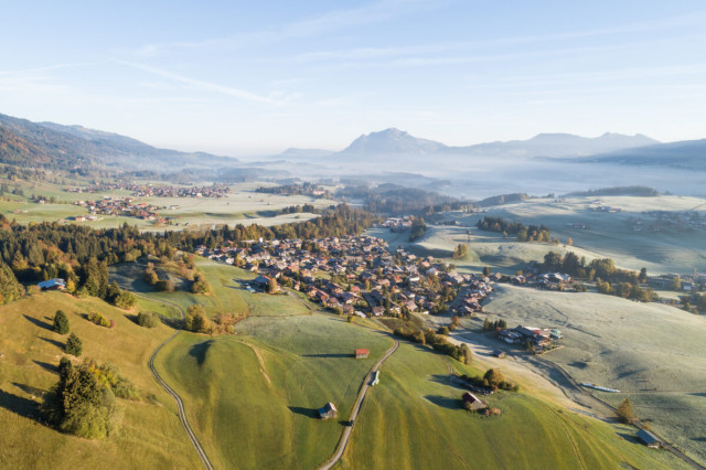 Blick auf Obermaiselstein und die Allgäuer Berglandschaft 