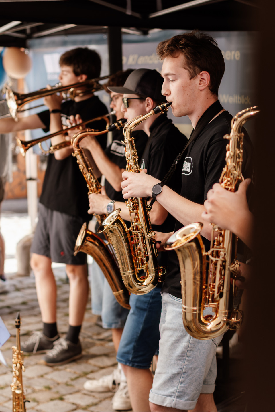 960 Live Musik band mit Blechblasinstrumenten