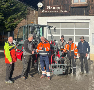 Neumaschinenübergabe 