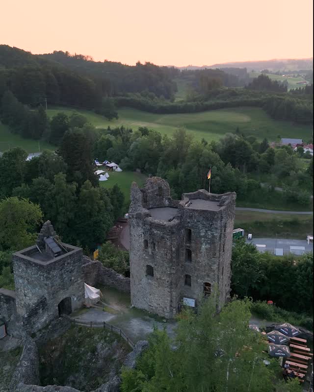 Burgfest Immenstadt 2026 ??⁠
⁠
Vom 04.06. bis 06.06. wird die Burgruine Laubenbergerstein in Immenstadt wieder zum Schauplatz für Ritter, Gaukler, Lagerleben und mittelalterliches Treiben. ⁠
⁠
Zwischen alten Mauern, Handwerksständen, Schwertkämpfen, 