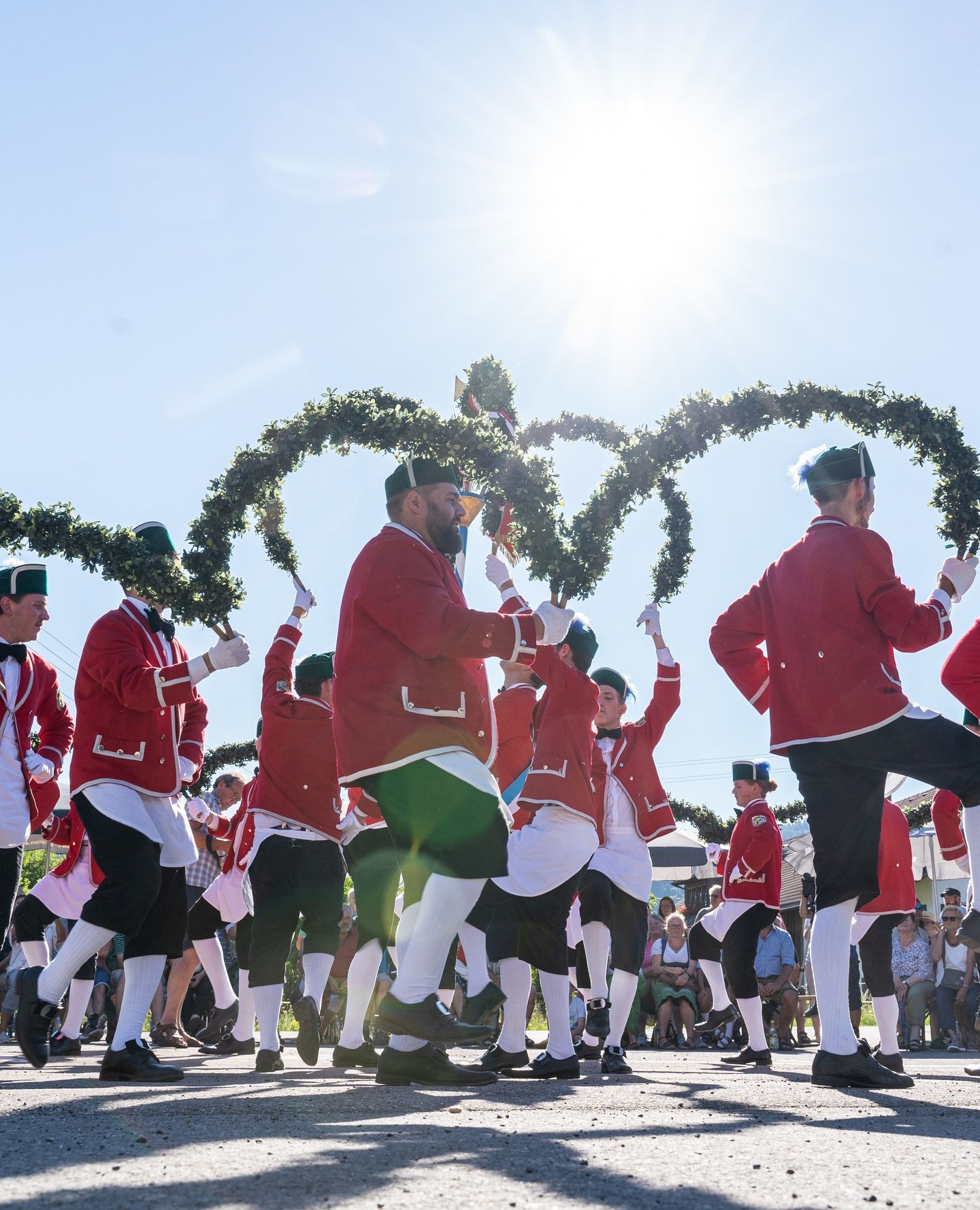 ?? Schäfflertanz Nonnenhorn ??⁠
⁠
⁠
Vom 17-19. April 2026 tanzen die Schäffler wieder auf der Seebühne in Nonnenhorn – absolut sehenswert!⁠
⁠
⁠Seit 1846 wird in Nonnenhorn der traditionelle Schäfflertanz aufgeführt – ein Brauch, der ursprünglich auf 