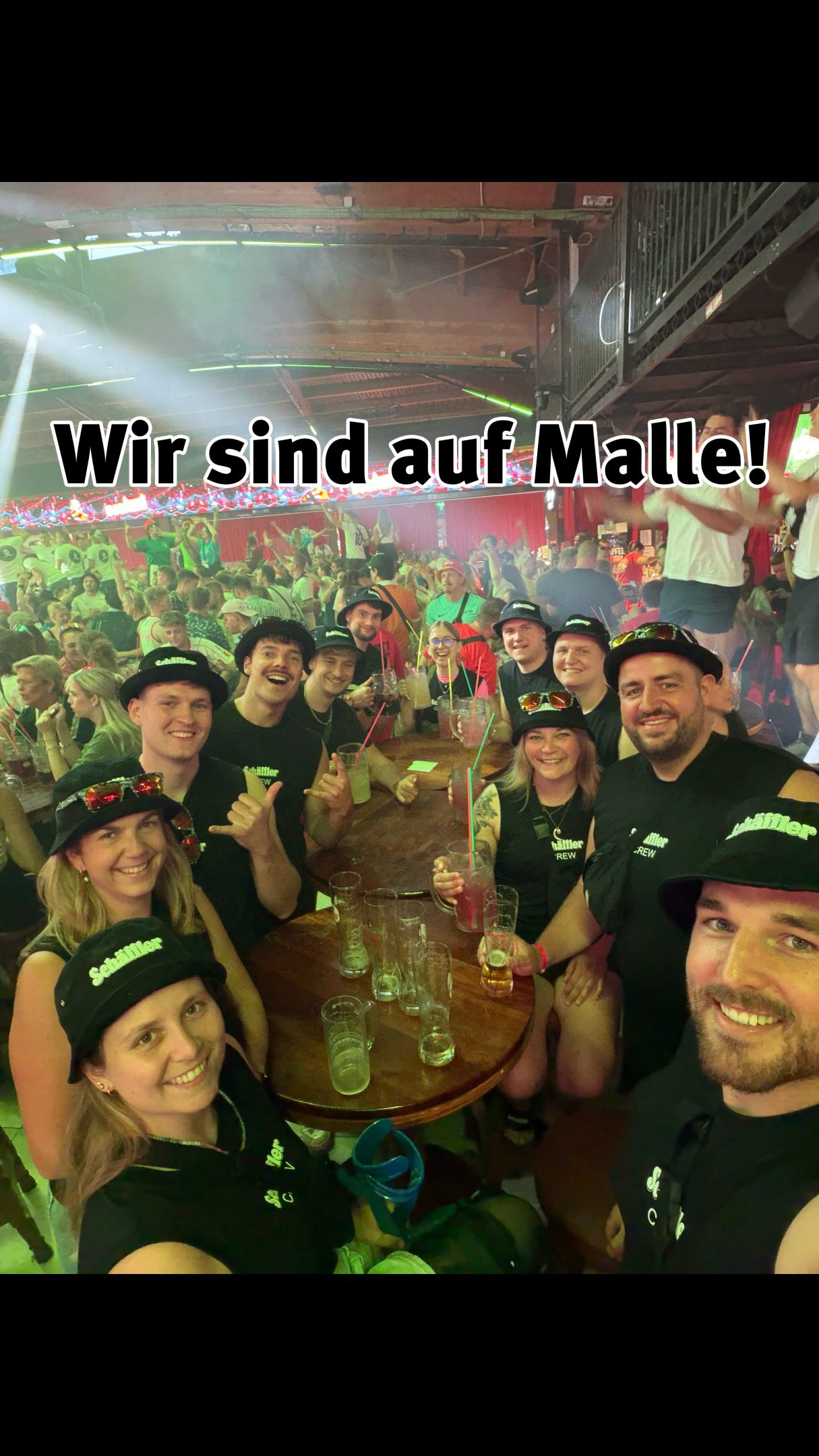 Ein Mann. Ein Wort. ?✈️

Vor 5 Wochen hat unser Capo Sebi mit den Jungs vom s’Drehstüble eine Wette abgeschlossen:

Wenn bis zum Ende der Allgäuer Festwoche innerhalb von 4 Tagen 2.500 Liter Weizen über die Theke gehen, fliegt der Chef mit Timo und M