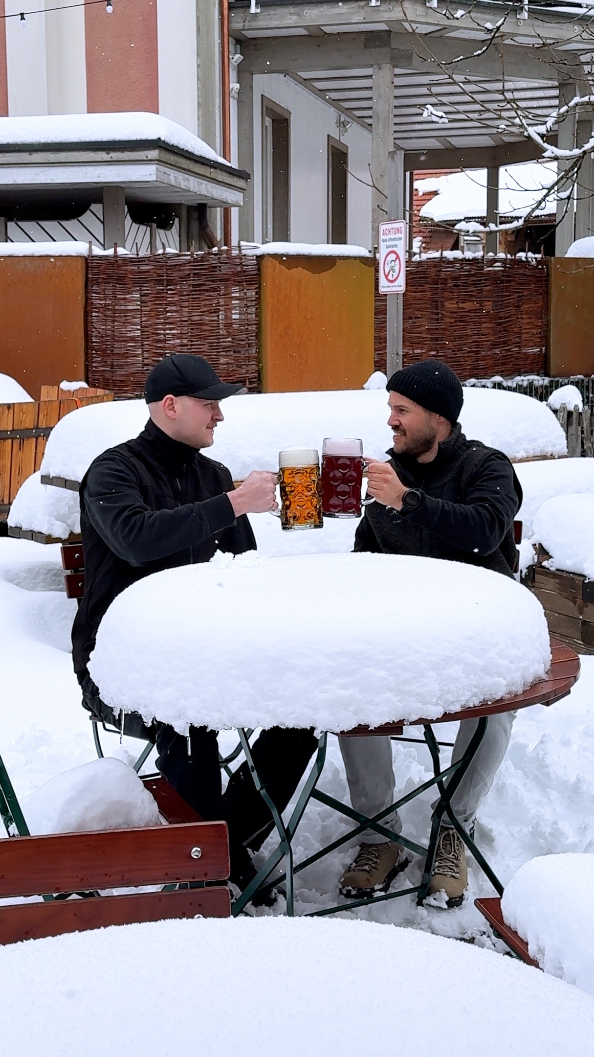 POV: Wenn die Lust auf Biergarten stärker ist als das Wetter⁠
#hauptsachschäffler #wirliebenbier #schäfflermoment #allgäu #missen