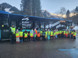 Schulbusfahrt der 1. Klasse