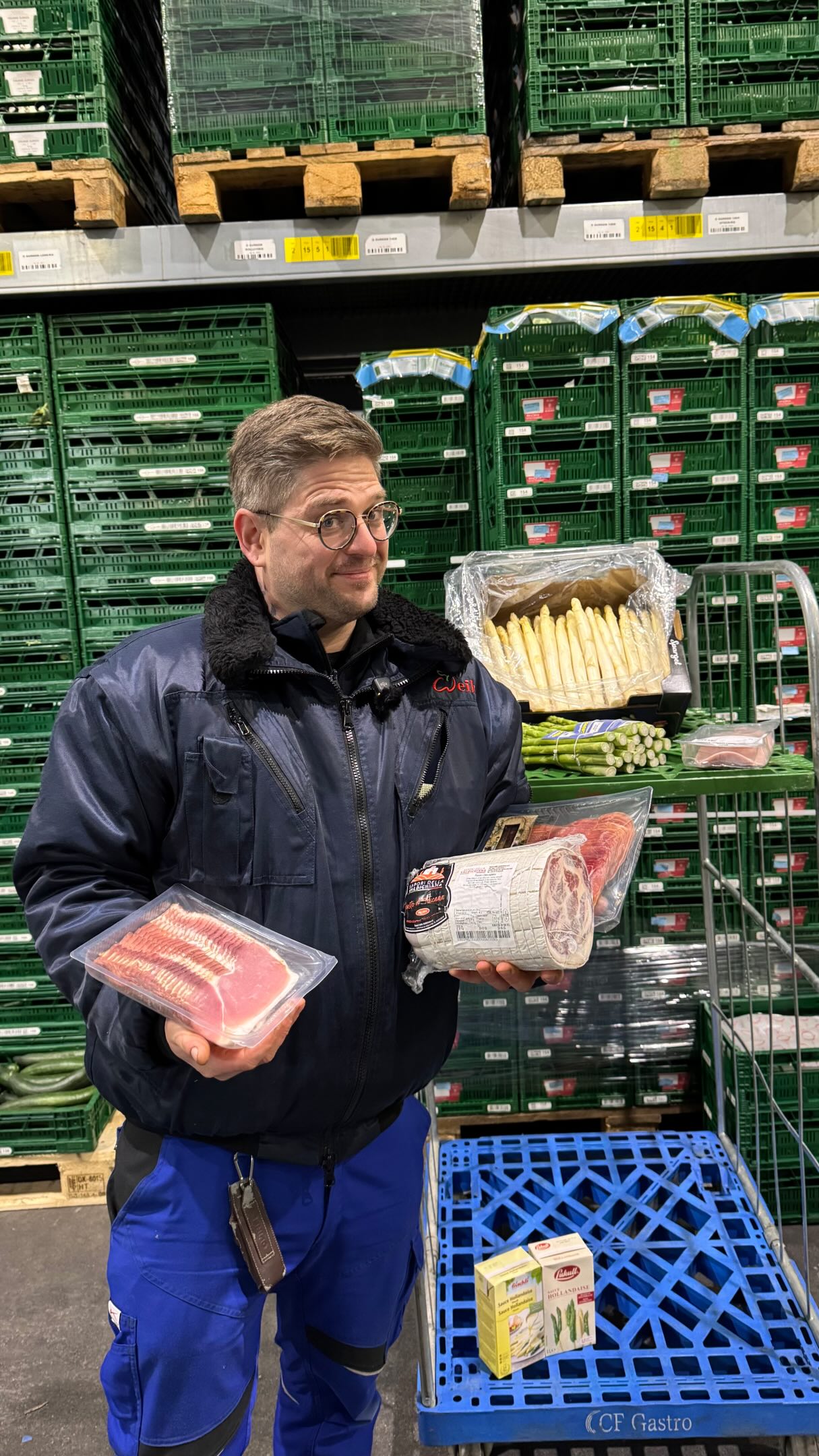 Der perfekte Partner für deinen Spargel. ?
Was wäre der beste Spargel ohne die passende Begleitung? In unserer Fleischabteilung haben wir pünktlich zur Saison aufgerüstet. Wir zeigen dir, was gerade am meisten über den Tresen geht.

Aktuell bei uns e