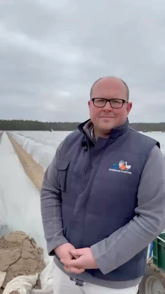 Dicke Spargel Stangen = holziger Geschmack?! ?❌
Wir räumen mit den hartnäckigsten Spargel-Mythen auf! Dafür haben wir jemanden gefragt, der es wissen muss: Christian Unger vom spargelhof_klaistow 

Welchen Mythos sollen wir als Nächstes prüfen? 

#sp