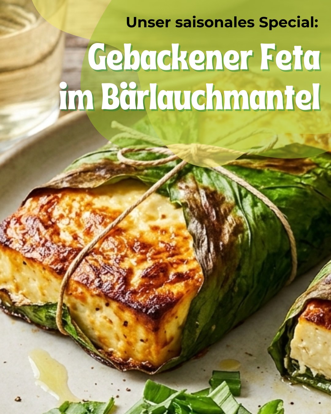 Wenig Aufwand, maximaler Effekt auf dem Teller. ?
Unser gebackener Schafskäse nutzt das Bärlauchblatt nicht nur als Aromaträger, sondern auch als natürlichen Schutzmantel beim Backen. Das Ergebnis: Ein cremiger Kern und eine würzige, krosse Hülle. Pe